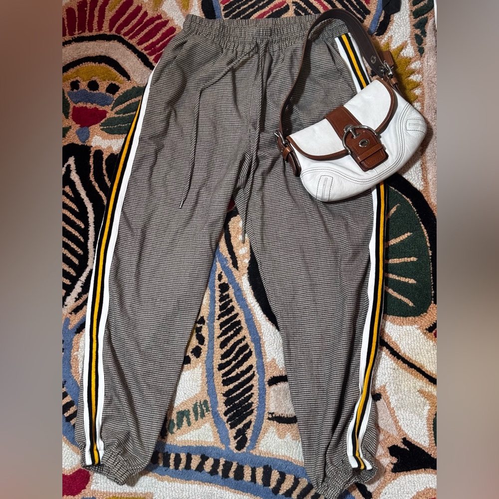 houndstooth sweatpants with white stripe